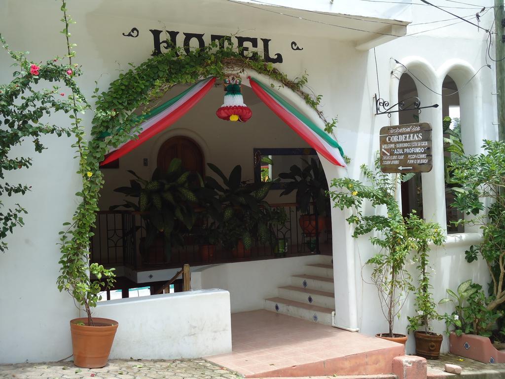 Hotel Cordelia'S Puerto Angel Exterior photo